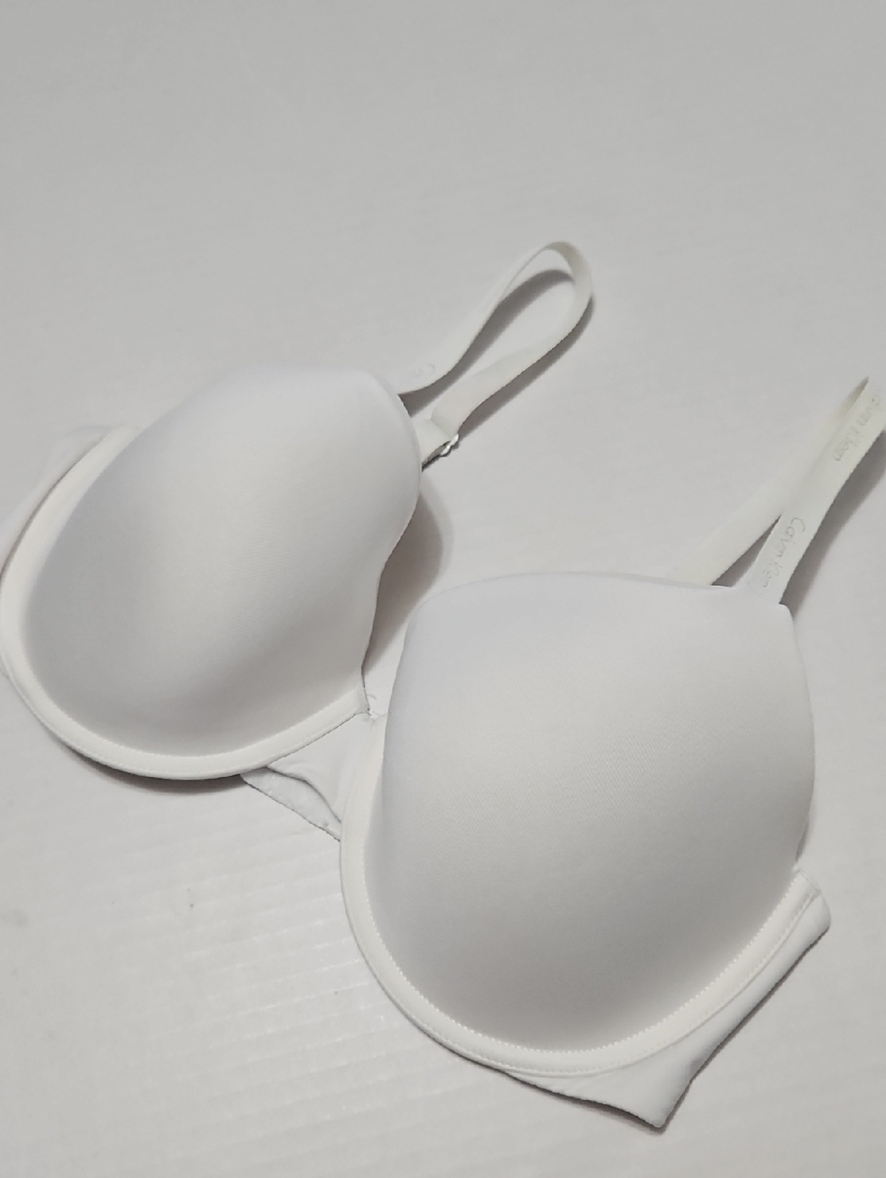 Calvin Klein White Seamless Underwire Bra - Women's Intimates Size 36D